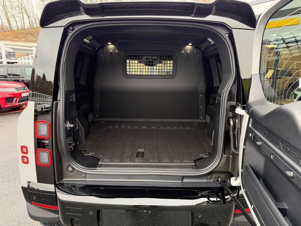 Used Land Rover Defender 90 2026 for sale - 77384095: Photo 13