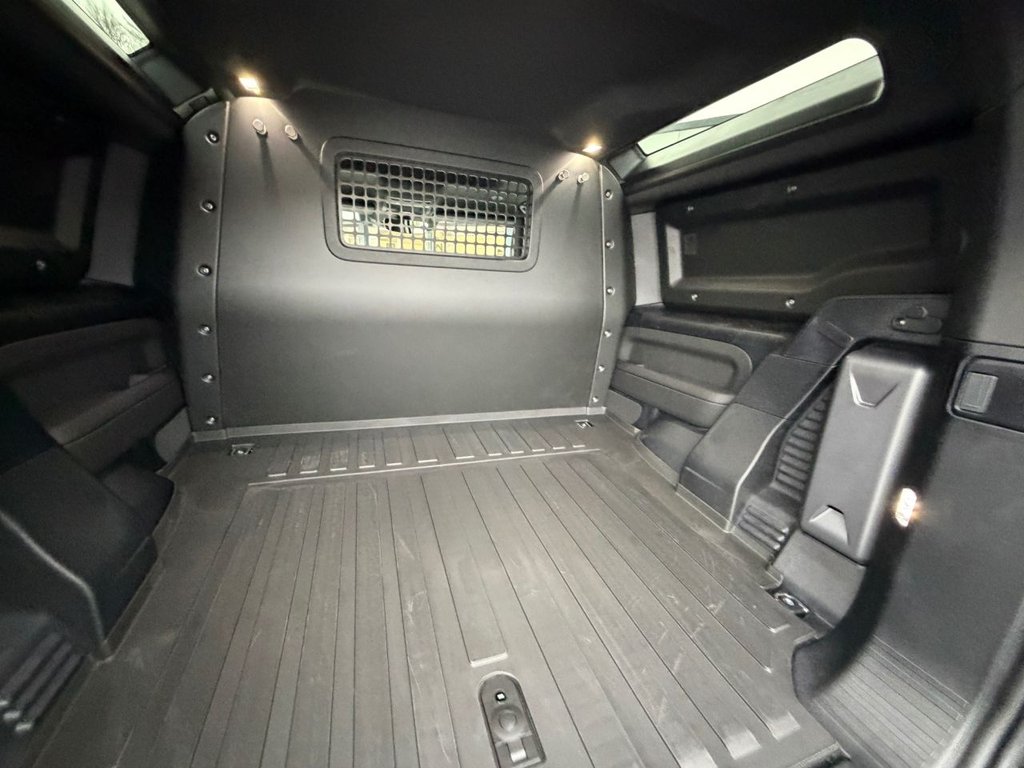 Used Land Rover Defender 90 2026 for sale - 77384095: Photo 14