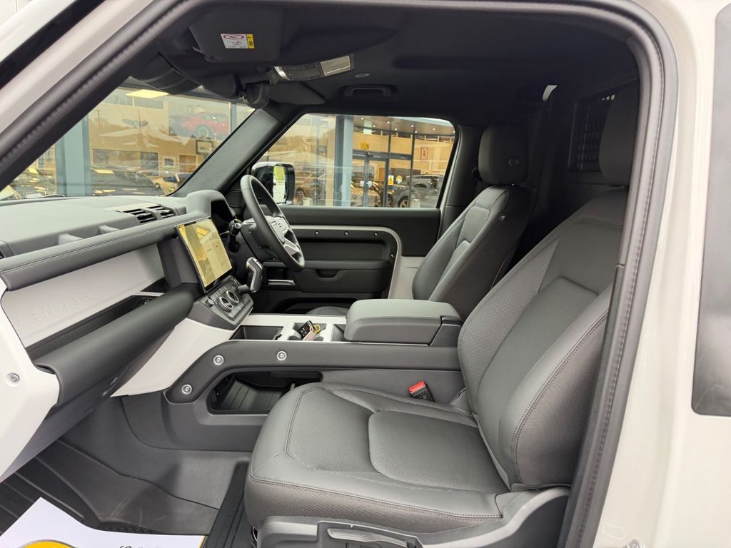 Used Land Rover Defender 90 2026 for sale - 77384095: Photo 18