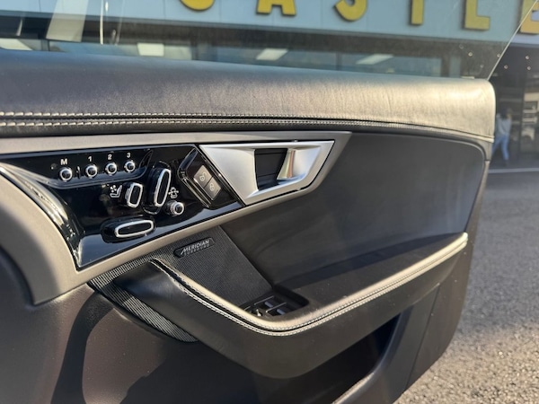 Used Jaguar F-Type 2015 for sale - 76245364: Photo 35