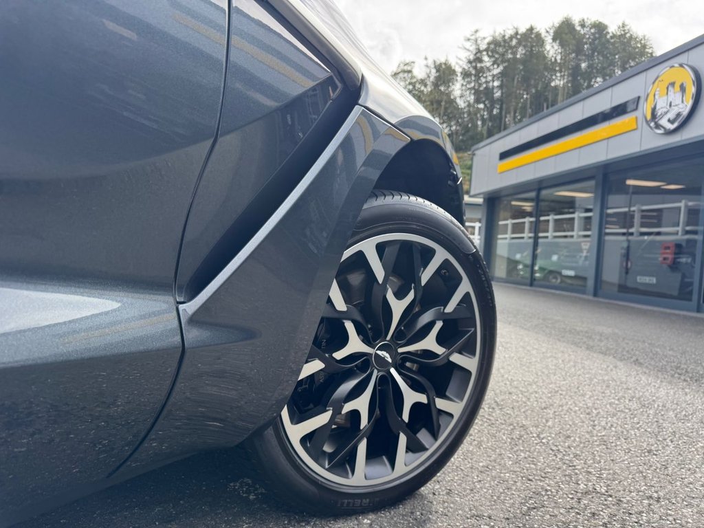 Used Aston Martin DBX 2020 for sale - 76740698: Photo 32