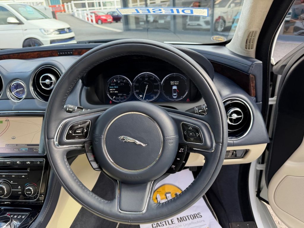 Used Jaguar XJ 2010 for sale - 77422169: Photo 11