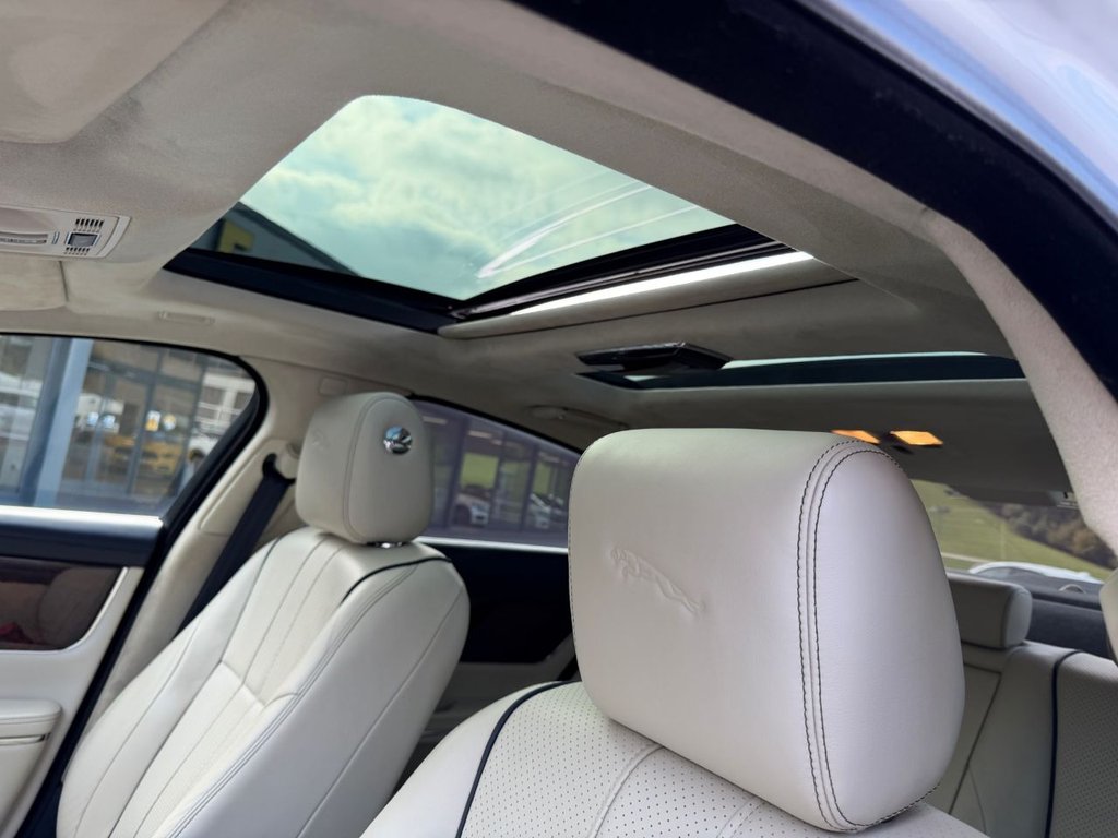 Used Jaguar XJ 2010 for sale - 77422169: Photo 24