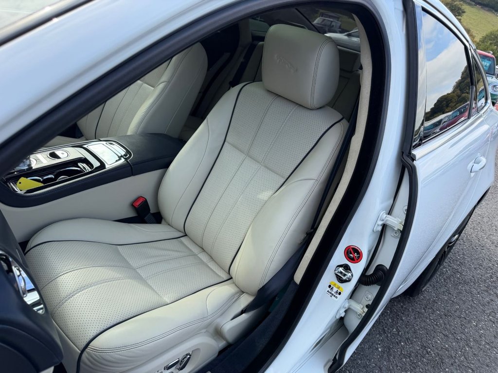 Used Jaguar XJ 2010 for sale - 77422169: Photo 26