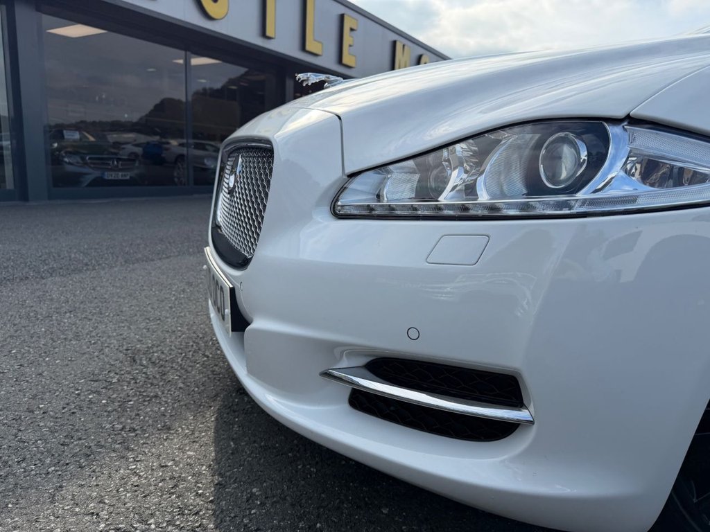 Used Jaguar XJ 2010 for sale - 77422169: Photo 32