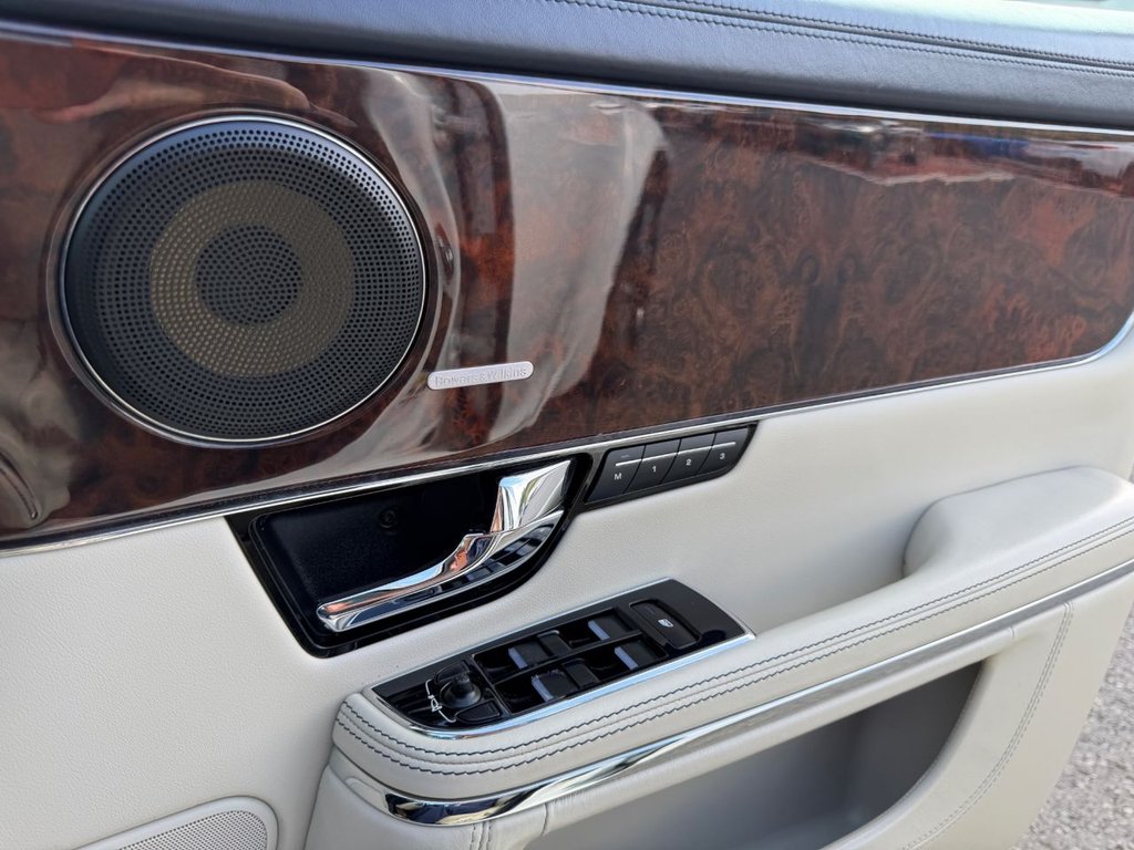 Used Jaguar XJ 2010 for sale - 77422169: Photo 38