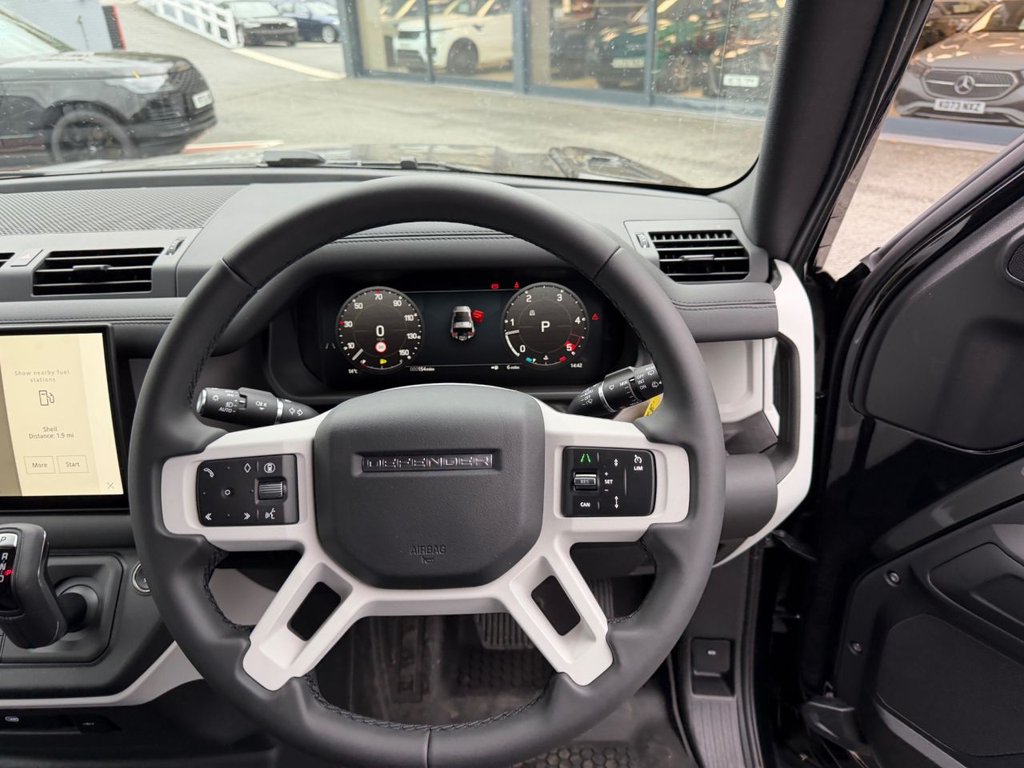 Used Land Rover Defender 2025 for sale - 76345348: Photo 11