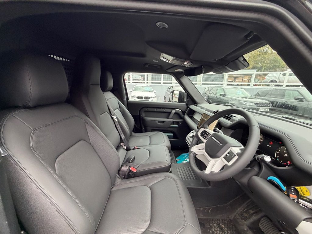 Used Land Rover Defender 2025 for sale - 76345348: Photo 13
