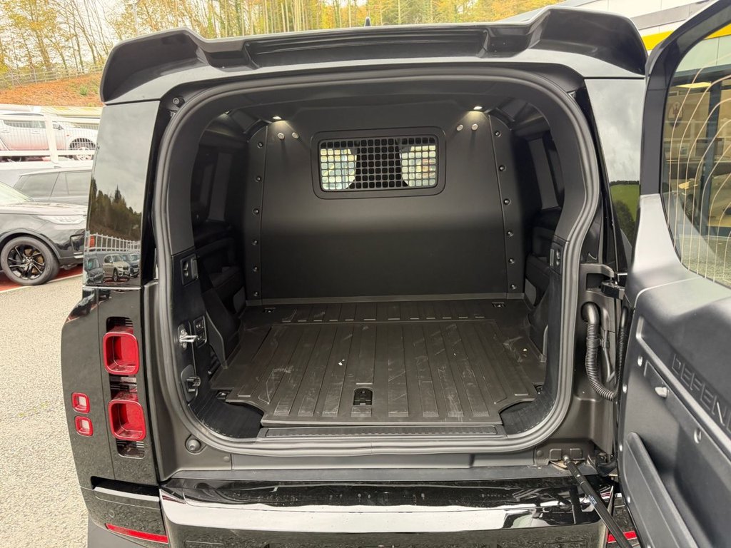 Used Land Rover Defender 2025 for sale - 76345348: Photo 15