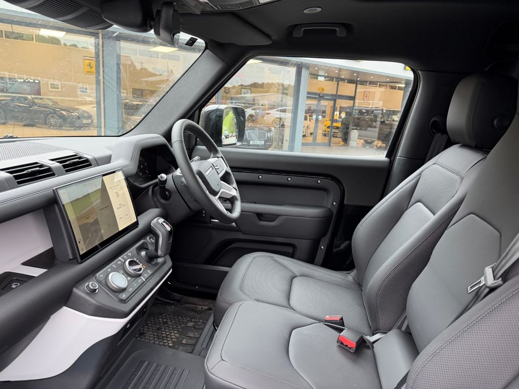 Used Land Rover Defender 2025 for sale - 76345348: Photo 18