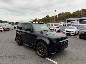 Land Rover - Defender