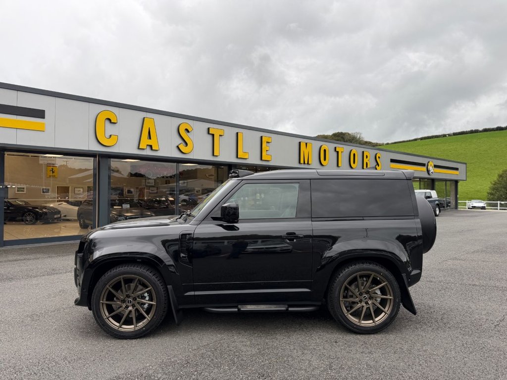 Used Land Rover Defender 2025 for sale - 76345348: Photo 3