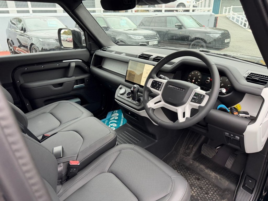 Used Land Rover Defender 2025 for sale - 76345348: Photo 9