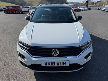 Used Volkswagen T-Roc 2018 for sale - 74332503: Photo