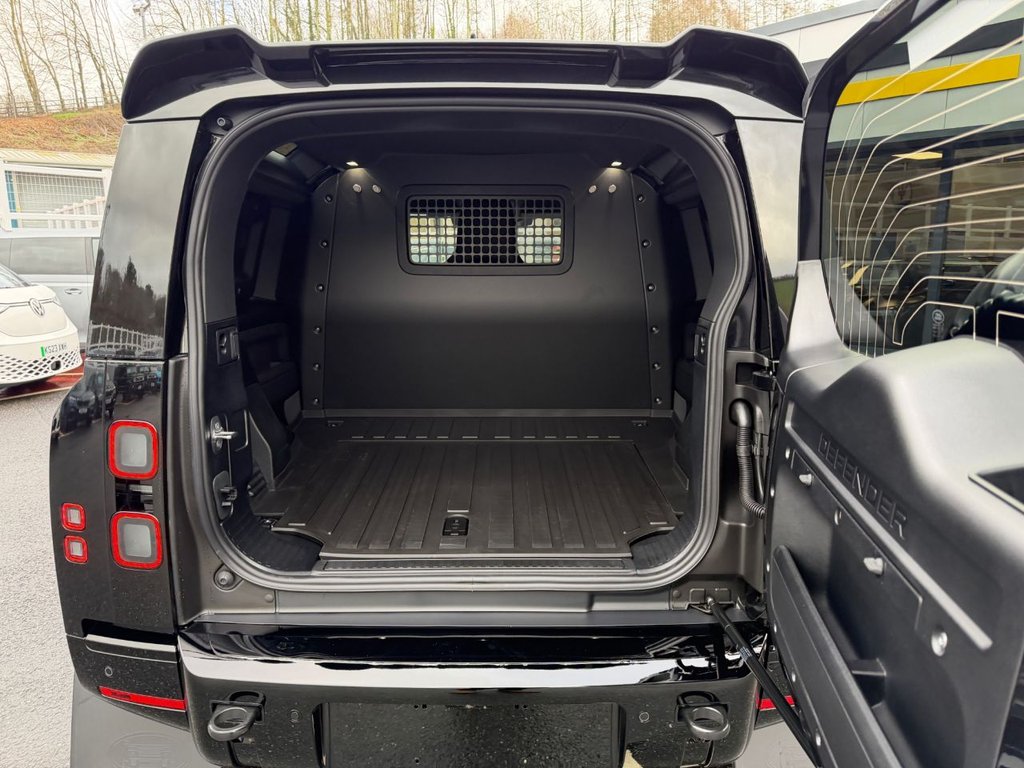 Used Land Rover Defender 90 2026 for sale - 77594020: Photo 18