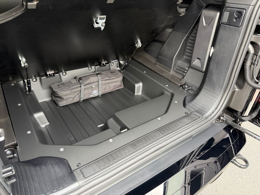 Used Land Rover Defender 90 2026 for sale - 77594020: Photo 20