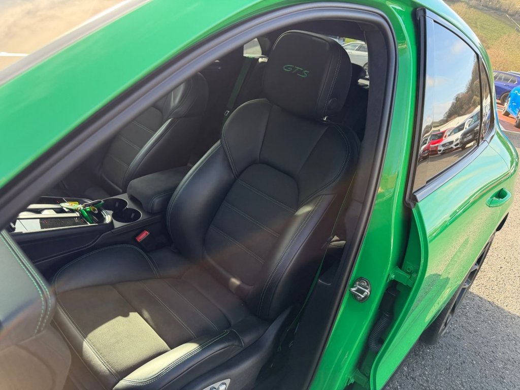 Used Porsche Macan 2021 for sale - 77666819: Photo 25