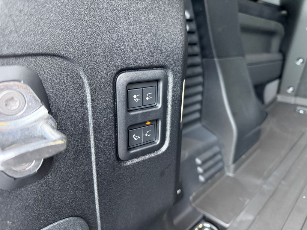 Used Land Rover Defender 2025 for sale - 76900613: Photo 15