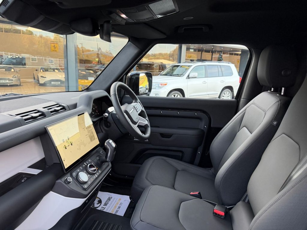 Used Land Rover Defender 2025 for sale - 76900613: Photo 18