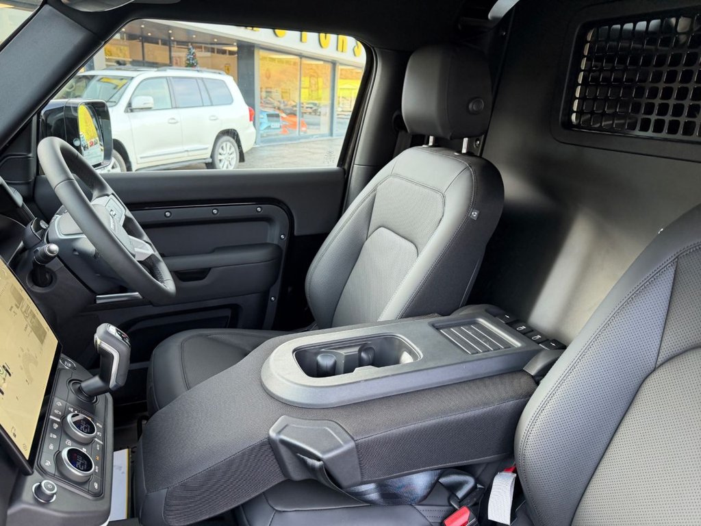 Used Land Rover Defender 2025 for sale - 76900613: Photo 21