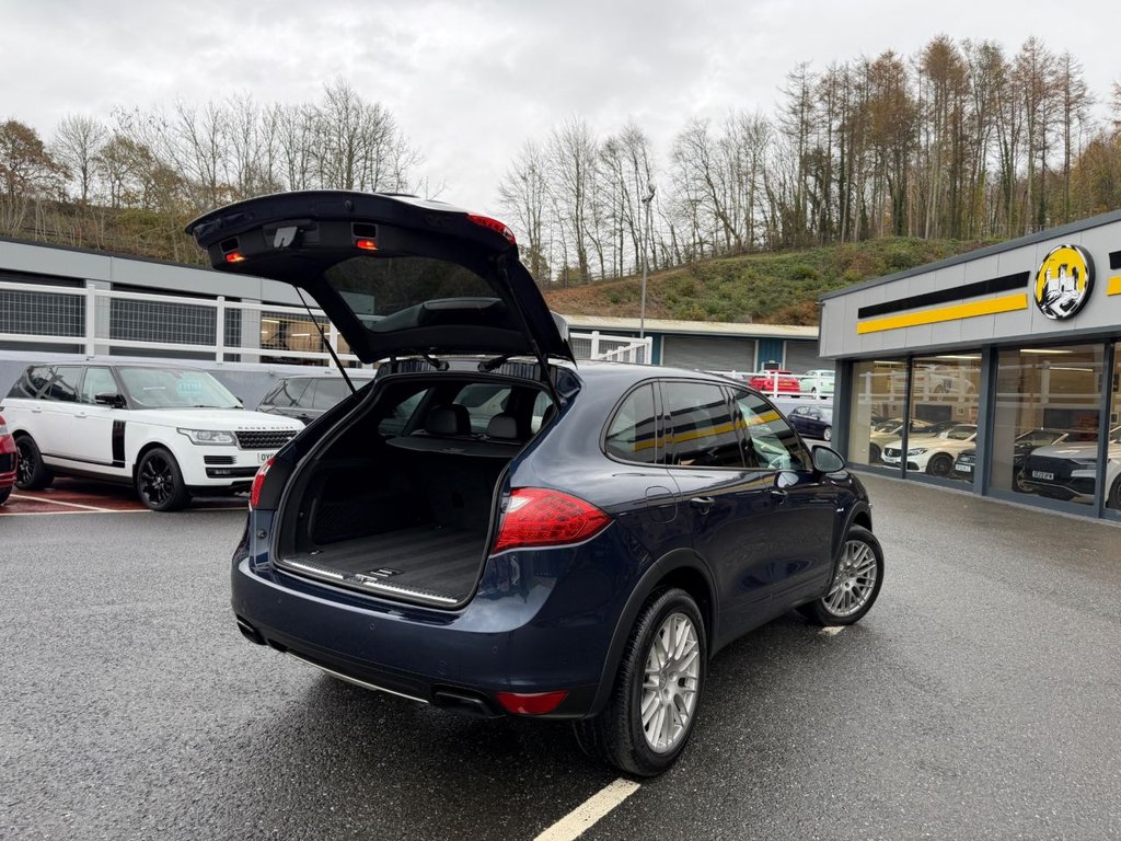 Used Porsche Cayenne 2012 for sale - 76546537: Photo 15