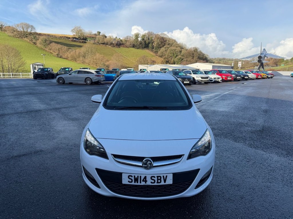 Used Vauxhall Astra 2014 for sale - 77226967: Photo 2