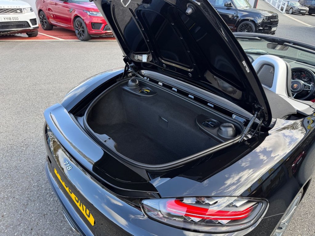 Used Porsche 718 Boxster 2018 for sale - 78002405: Photo 17