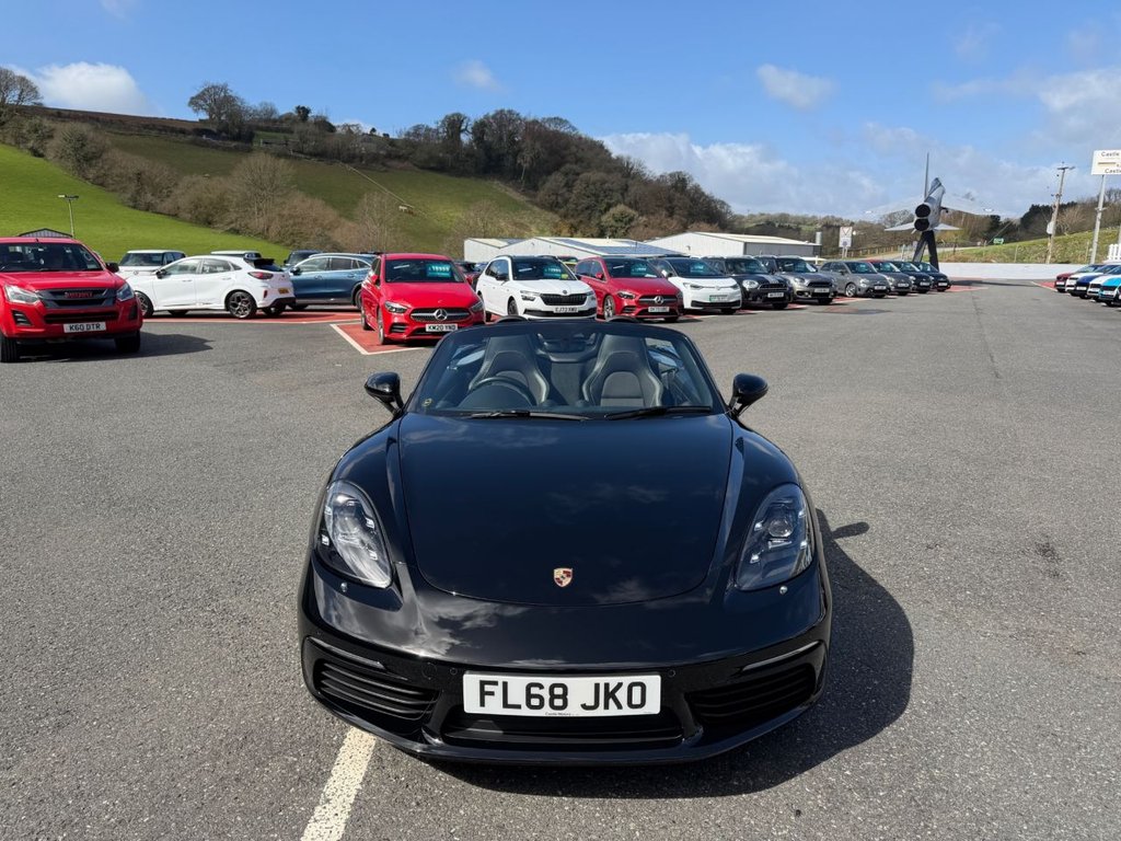 Used Porsche 718 Boxster 2018 for sale - 78002405: Photo 2