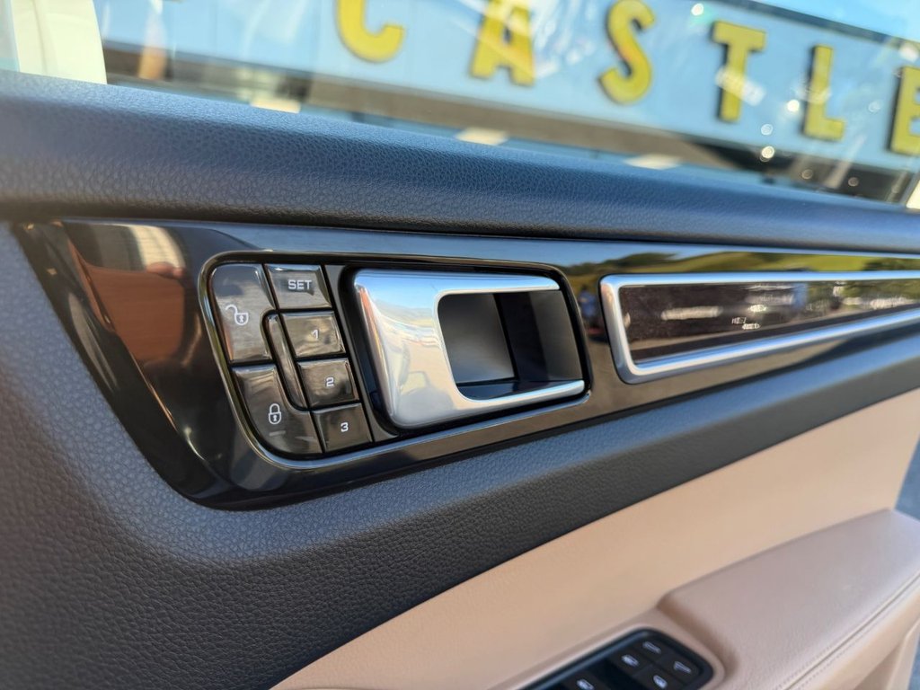 Used Porsche Cayenne 2018 for sale - 76376138: Photo 38