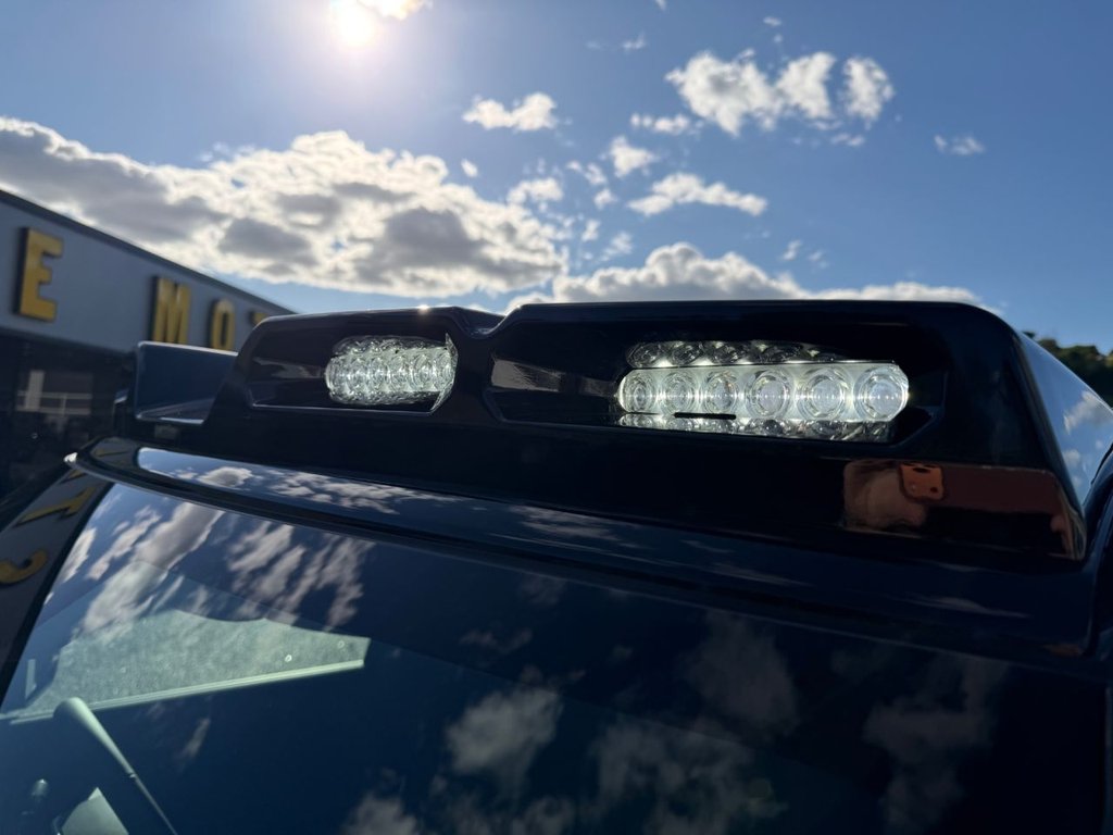 Used Land Rover Defender 110 2025 for sale - 76962589: Photo 13