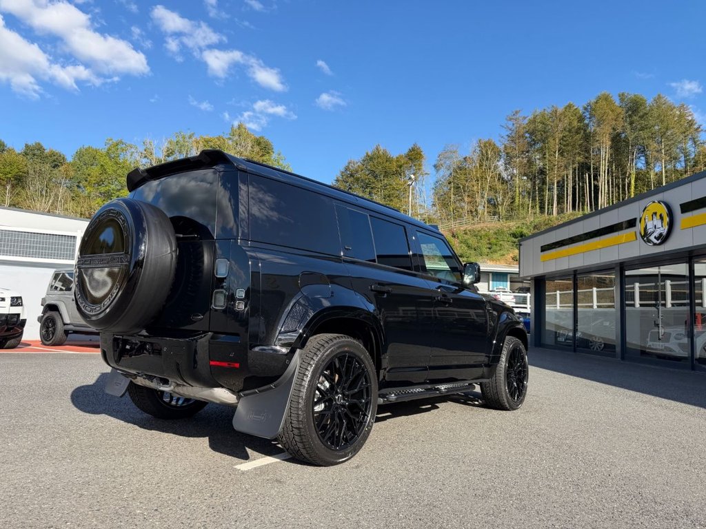 Used Land Rover Defender 110 2025 for sale - 76962589: Photo 6