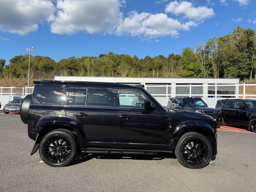 Used Land Rover Defender 110 2025 for sale - 76962589: Photo 7