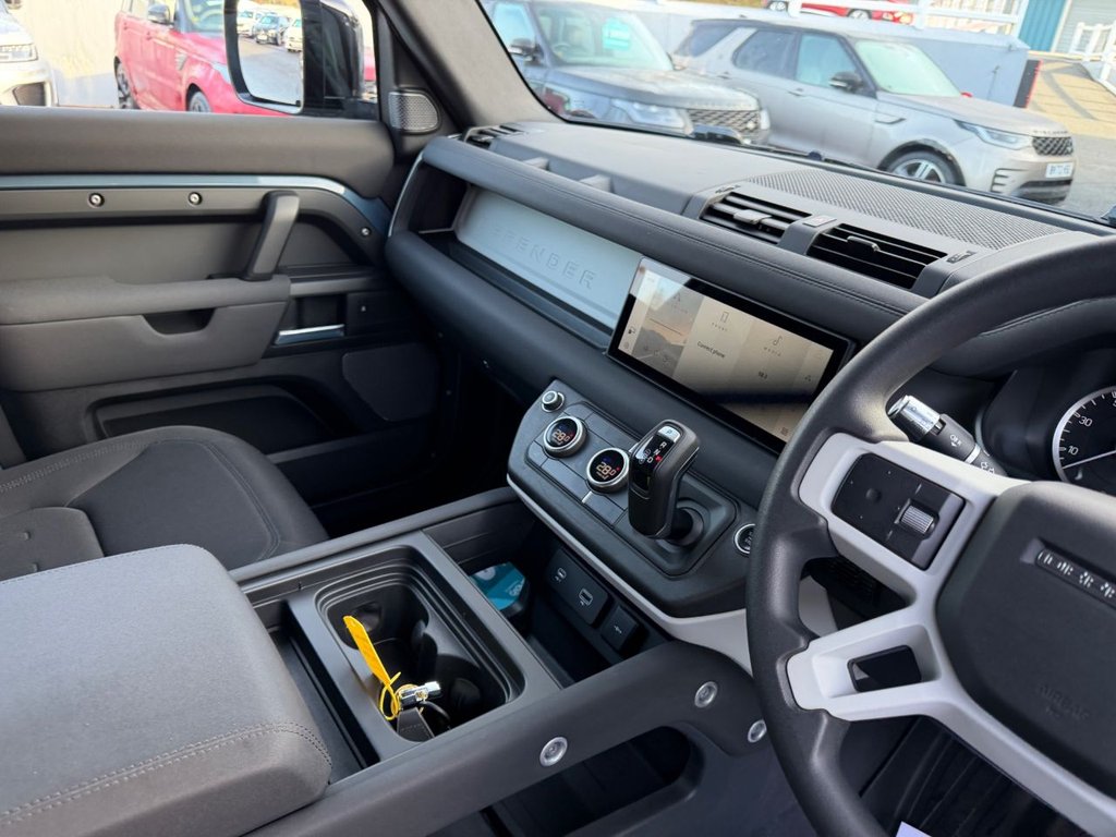 Used Land Rover Defender 2021 for sale - 76923836: Photo 11