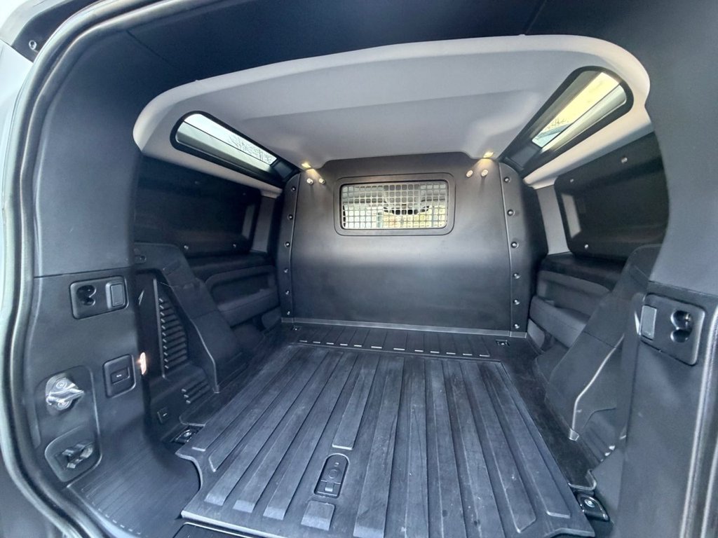 Used Land Rover Defender 2021 for sale - 76923836: Photo 15