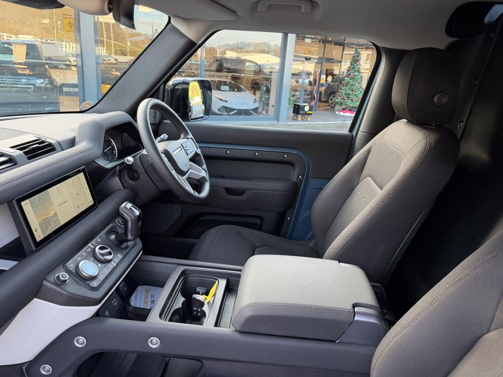 Used Land Rover Defender 2021 for sale - 76923836: Photo 18