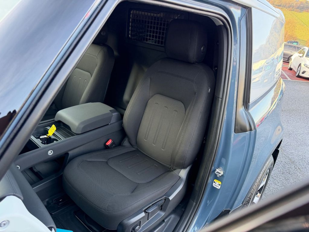 Used Land Rover Defender 2021 for sale - 76923836: Photo 20