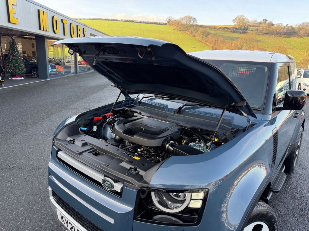 Used Land Rover Defender 2021 for sale - 76923836: Photo 21