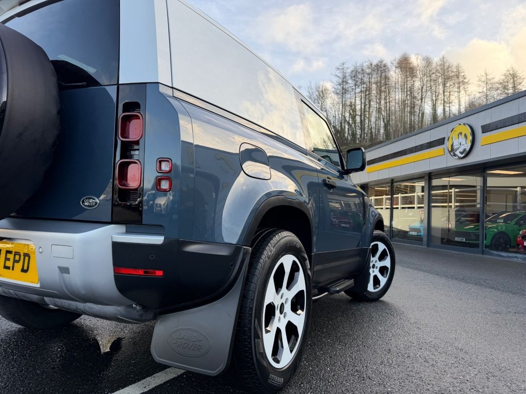 Used Land Rover Defender 2021 for sale - 76923836: Photo 29