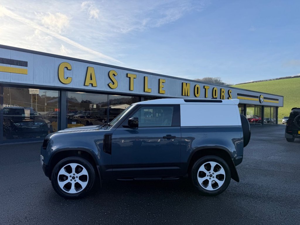 Used Land Rover Defender 2021 for sale - 76923836: Photo 3