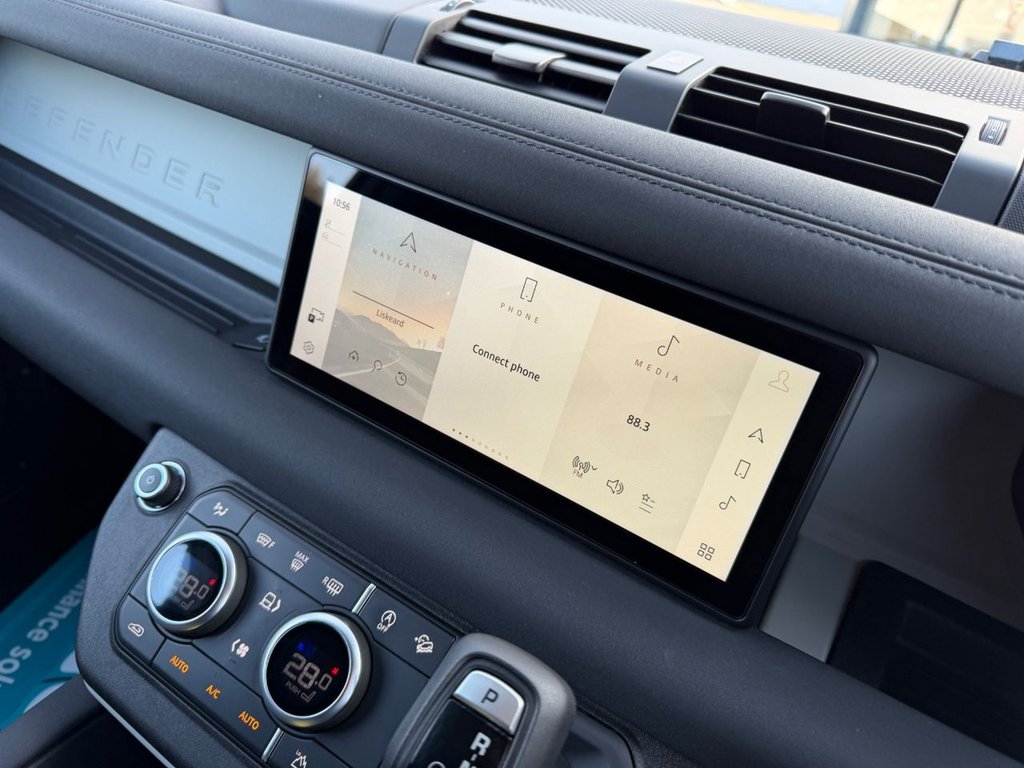 Used Land Rover Defender 2021 for sale - 76923836: Photo 31