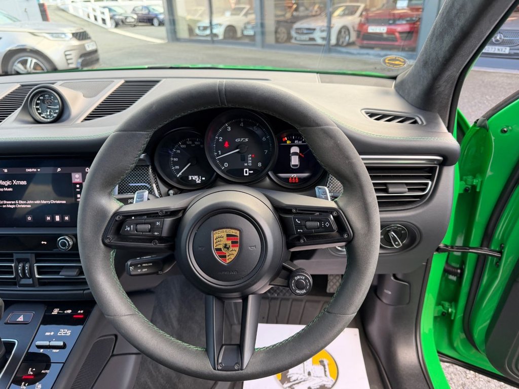 Used Porsche Macan 2021 for sale - 76698367: Photo 11