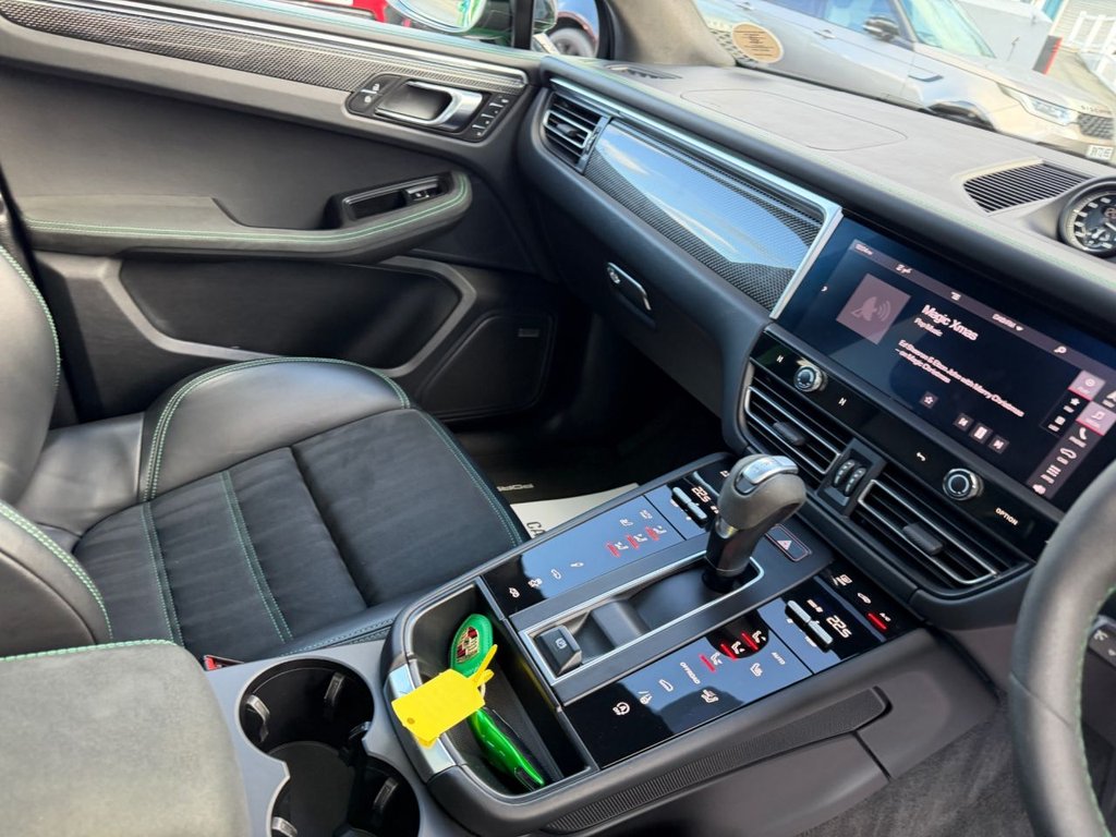 Used Porsche Macan 2021 for sale - 76698367: Photo 12