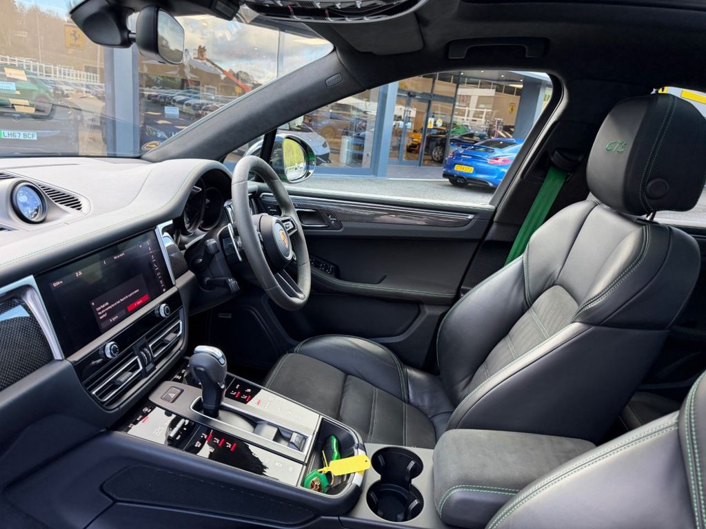 Used Porsche Macan 2021 for sale - 76698367: Photo 21