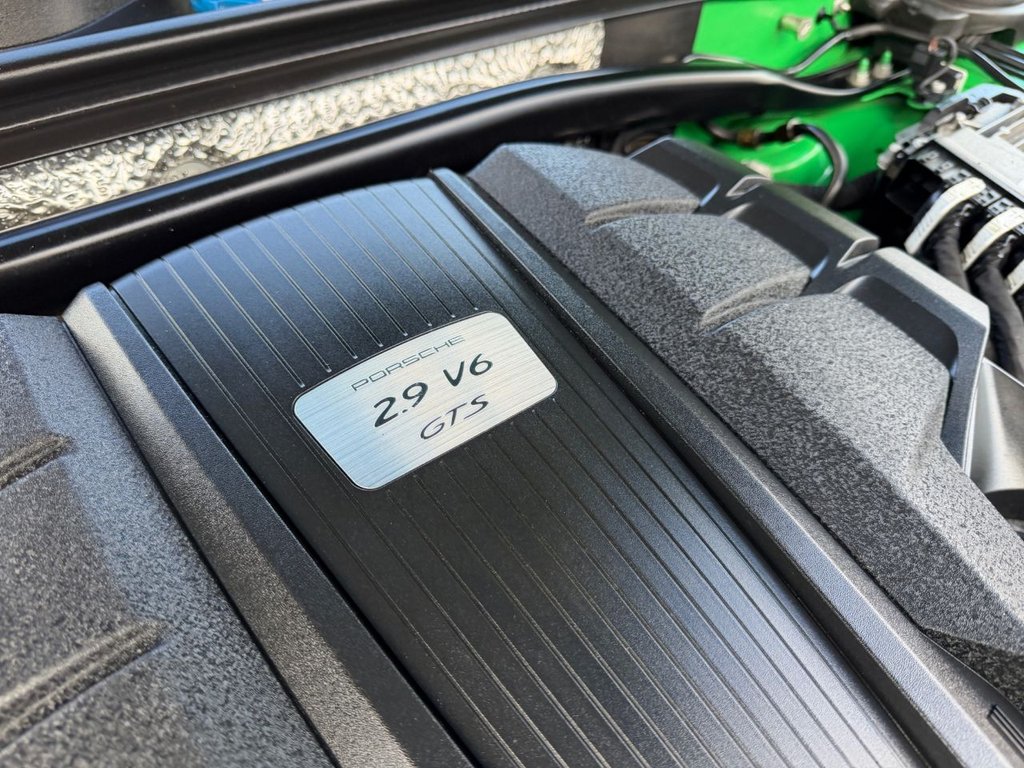 Used Porsche Macan 2021 for sale - 76698367: Photo 28