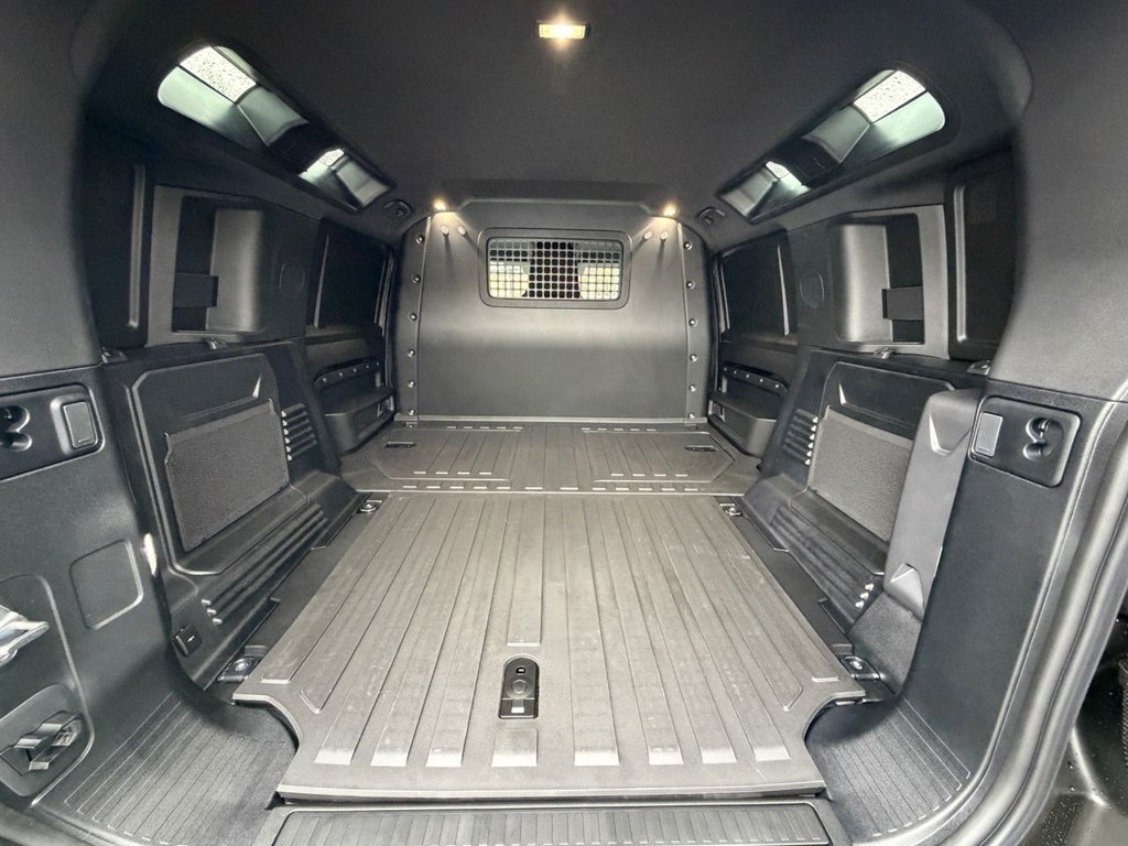 Used Land Rover Defender 110 2026 for sale - 77820529: Photo 18