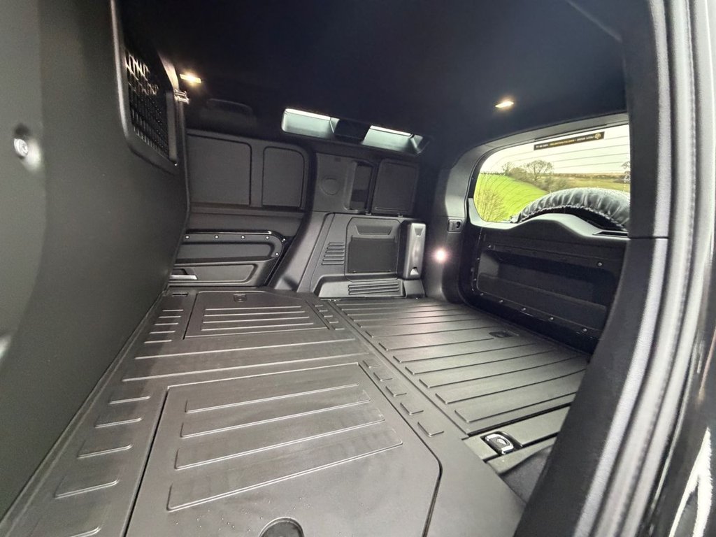 Used Land Rover Defender 110 2026 for sale - 77820529: Photo 20