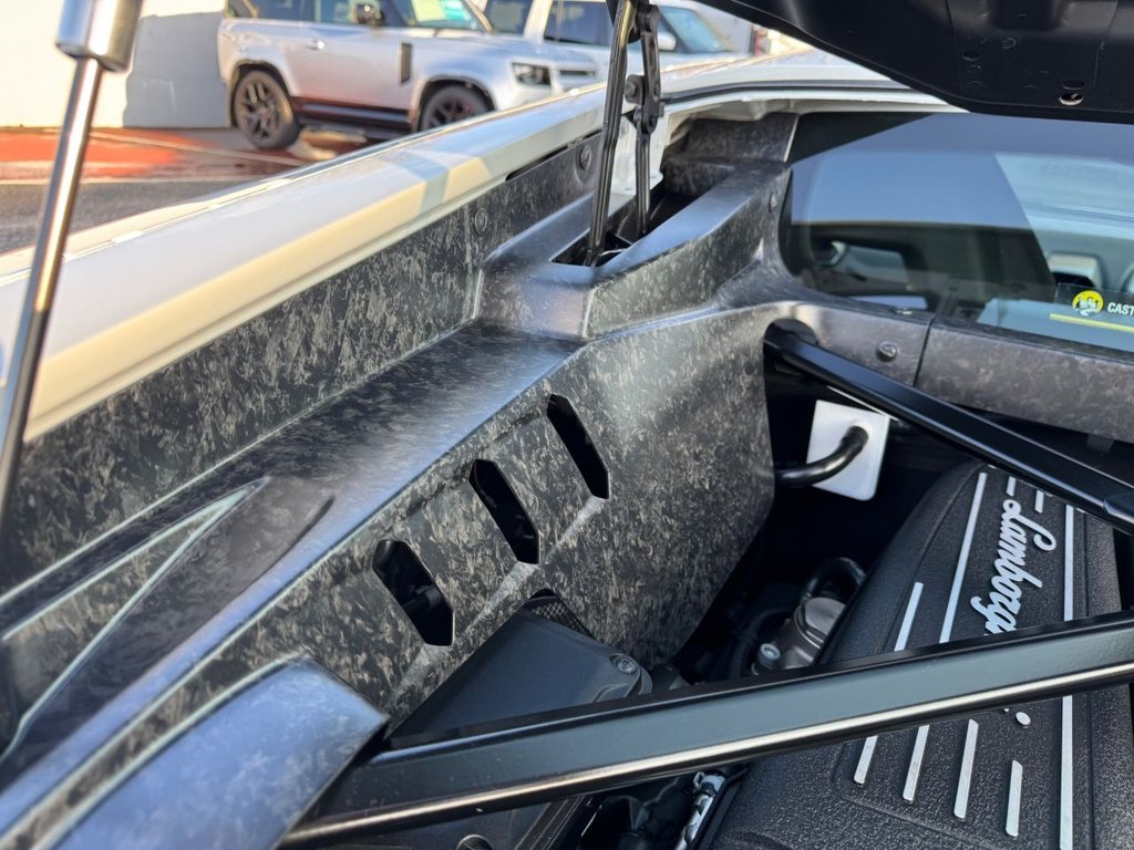Used Lamborghini Huracan 2014 for sale - 76375939: Photo 33
