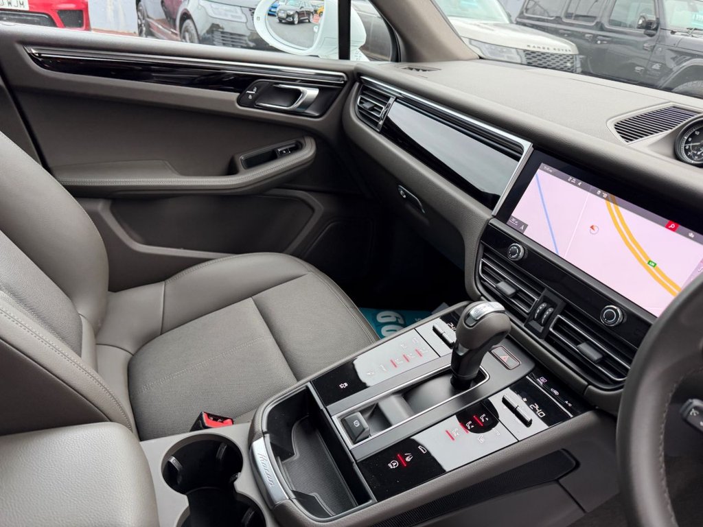 Used Porsche Macan 2023 for sale - 77327802: Photo 11
