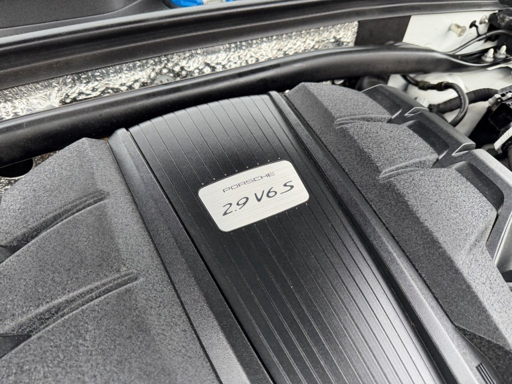 Used Porsche Macan 2023 for sale - 77327802: Photo 24