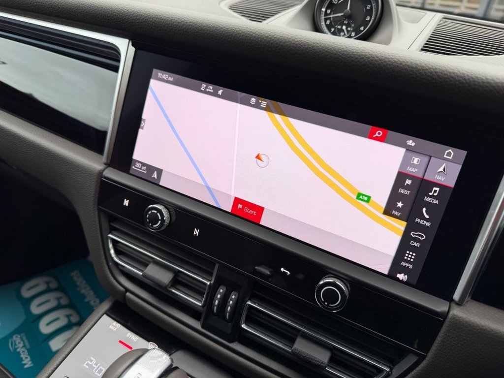 Used Porsche Macan 2023 for sale - 77327802: Photo 36